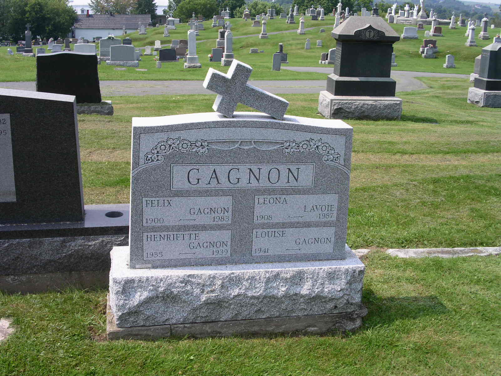 Headstone on genealogy Quebec